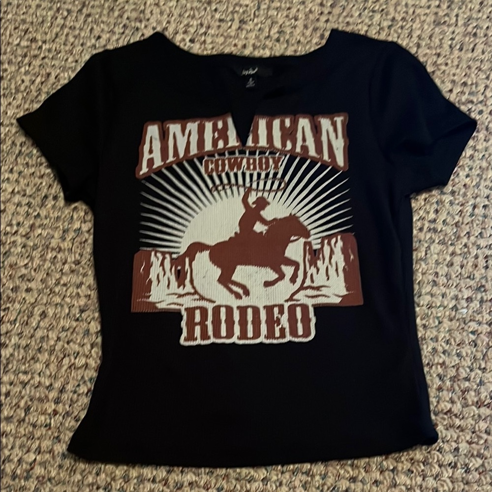 Fitted Graphic Tee